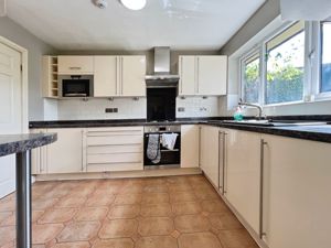 Kitchen- click for photo gallery